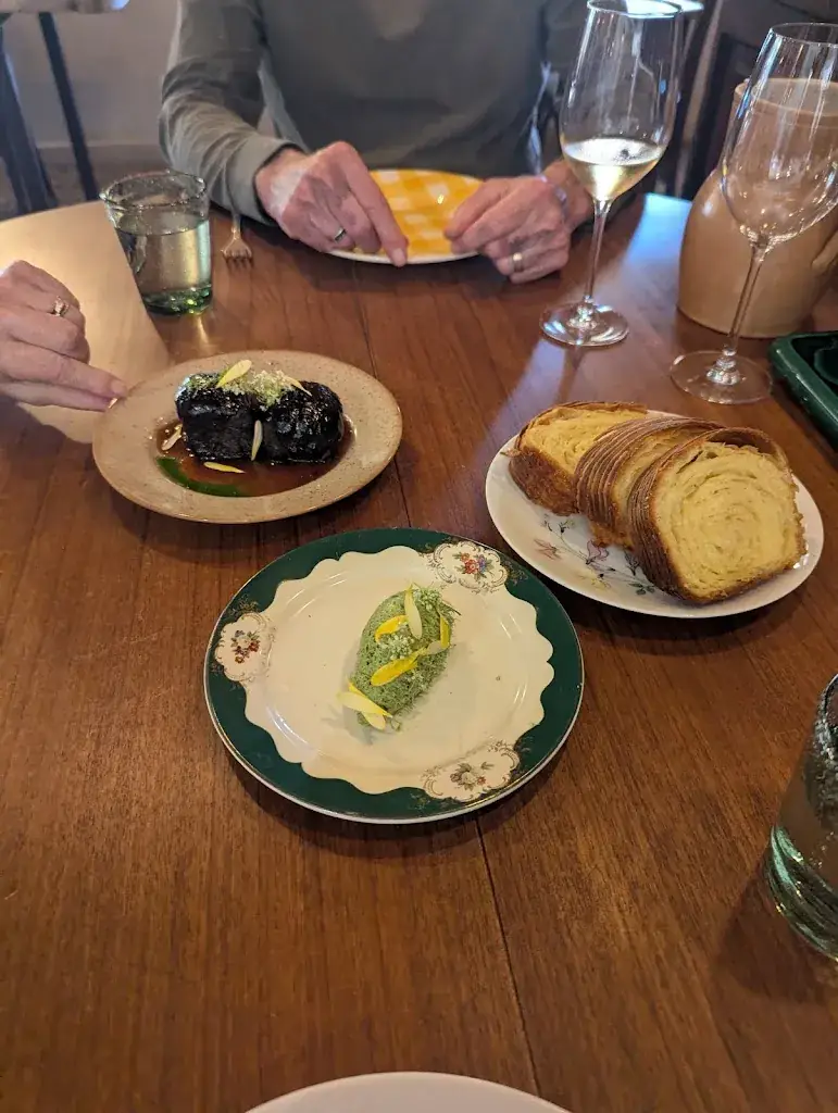 Robin Norvell_Le Relais du Castelet_Fontvieille_reseña