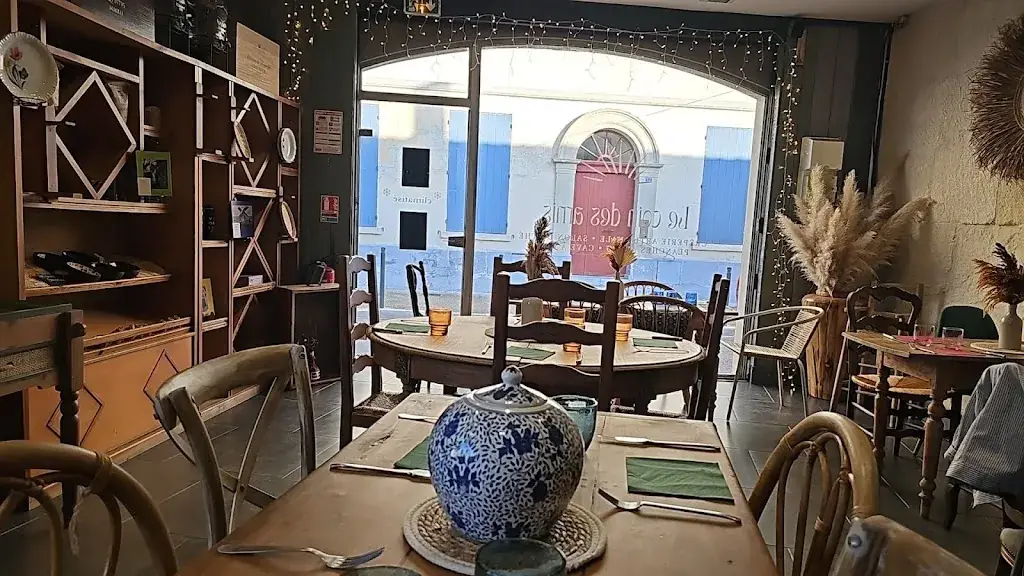 La Cave Les Alpilles Restaurant in Fontvieille