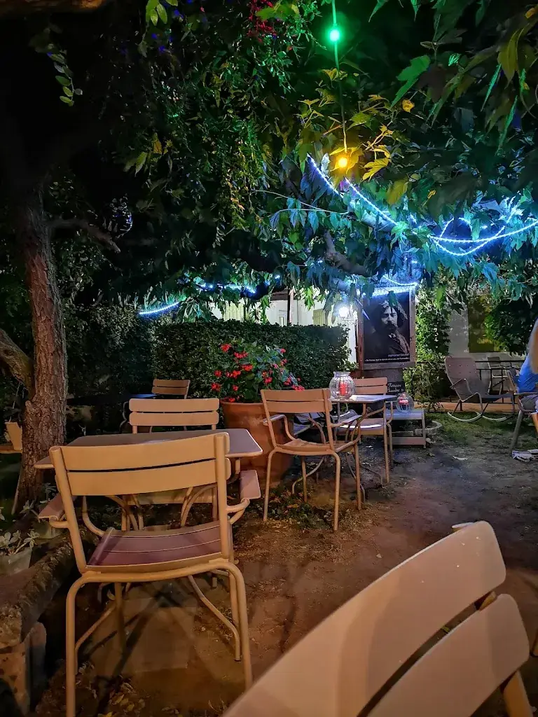 Hostellerie de La Tour restaurante en Fontvieille