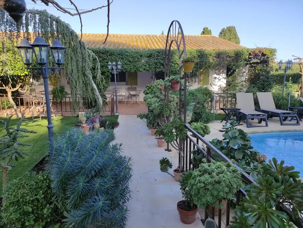 Hostellerie de La Tour_Fontvieille_slider_image_3