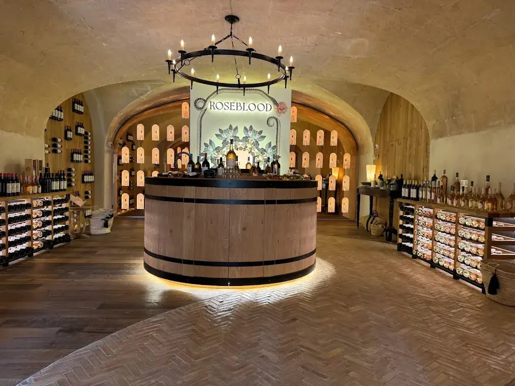 Kana Mizue_Château d'Estoublon_Fontvieille_review