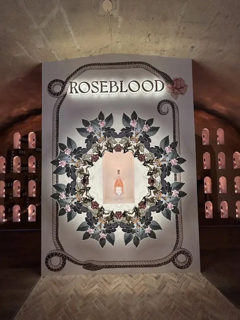 Ian McGibbon_Château d'Estoublon_Fontvieille_review