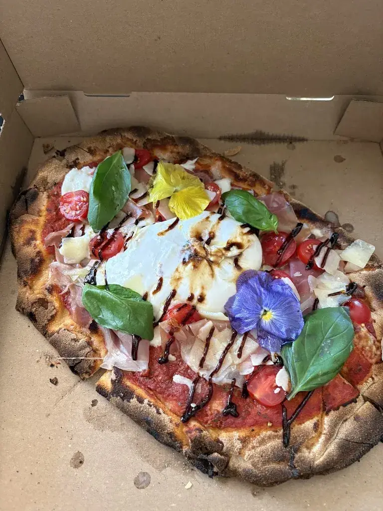 Marie_L’Eden Pizza_Fontvieille_review