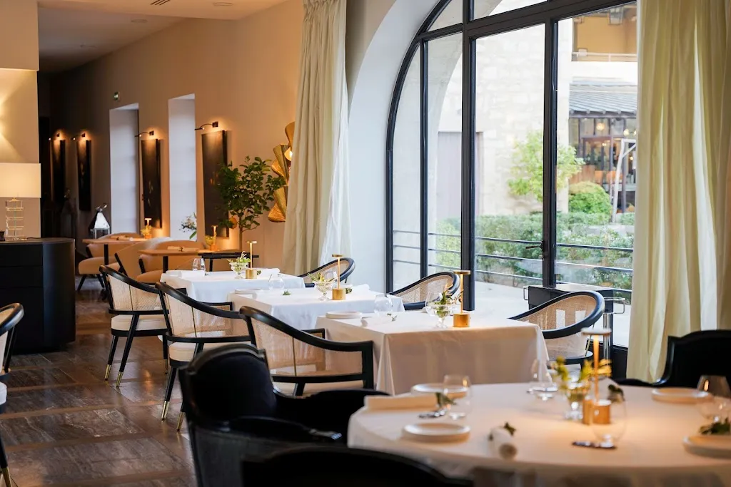 Restaurant l'Aupiho - Domaine de Manville_Baux-de-Provence_slider_image_1