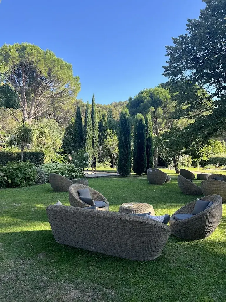 Jennifer Canfield_Hotel Restaurant Benvengudo_Baux-de-Provence_review