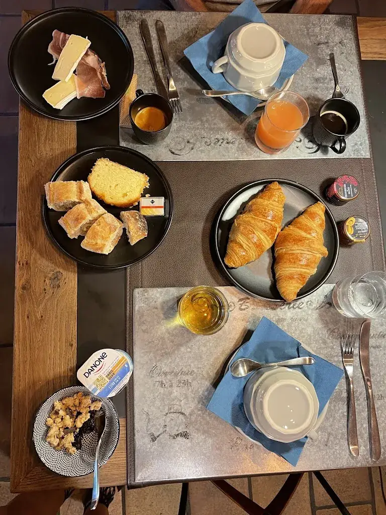 Silvia Sadun Bordoni_L'Oustaloun_Maussane-les-Alpilles_review