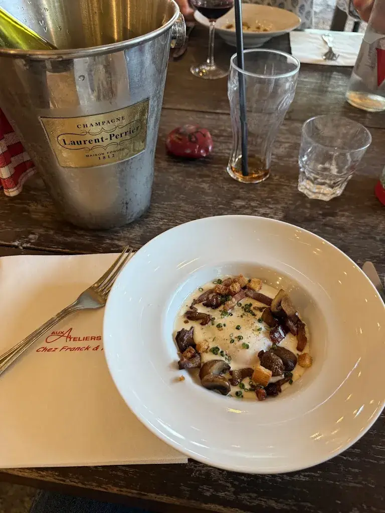 Maisie Mcdiarmid_Aux Ateliers_Maussane-les-Alpilles_review