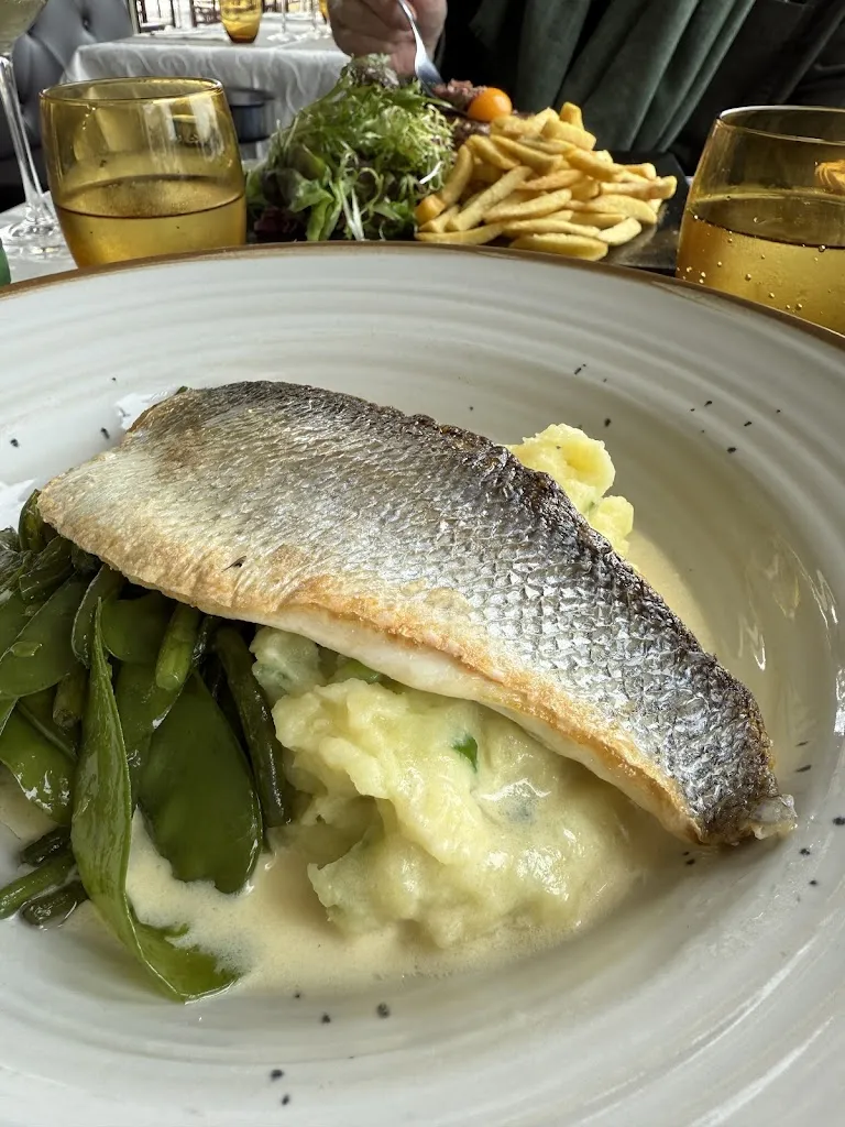 Eveline Rossi-Jackson_Le Cesar_Fréjus_review