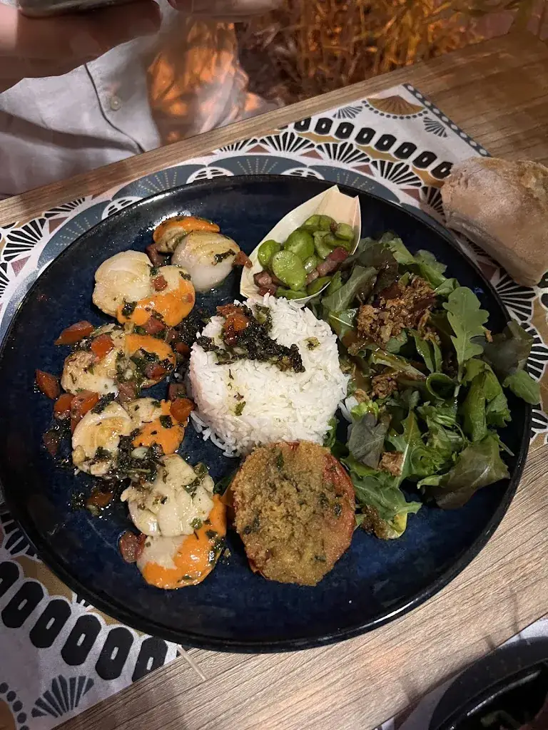 Anna B_L'Entrée des Artistes_Fréjus_review