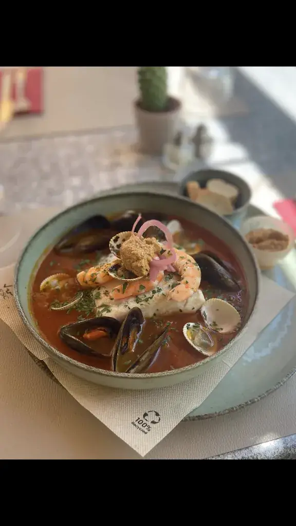 À _ Table_Fréjus_slider_image_3