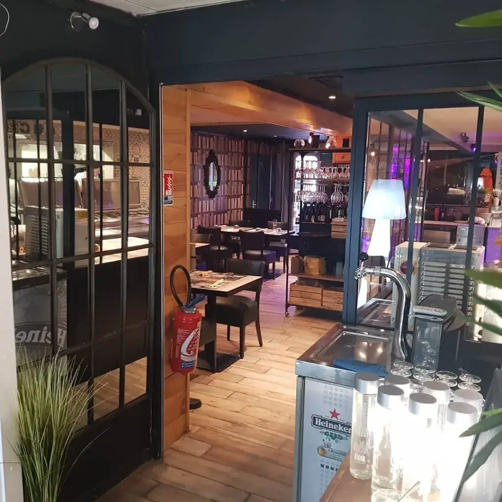 Le comptoir D'adriano Fréjus restaurant in Fréjus