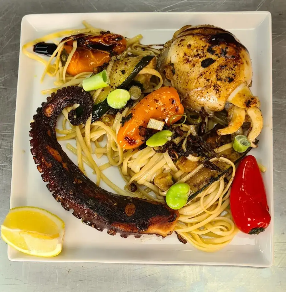 LES COPAINS D'ABORD_Fréjus_slider_image_3