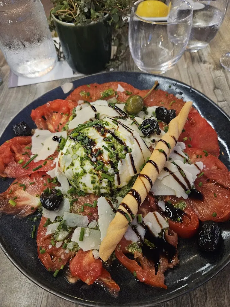 Morgane Lebas_La table d'Elena_Fréjus_recensione