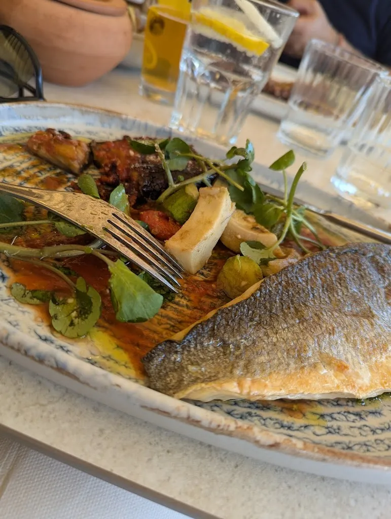 Angelique van Paridon_L'Amista_Fréjus_review