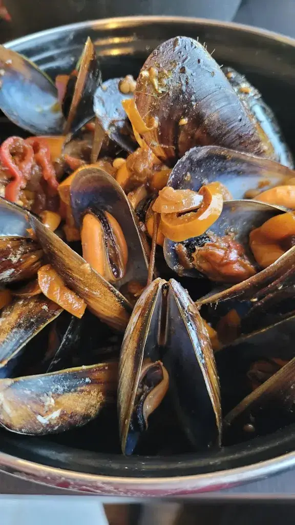 Paul Roy_La Moule Joyeuse_Fréjus_review