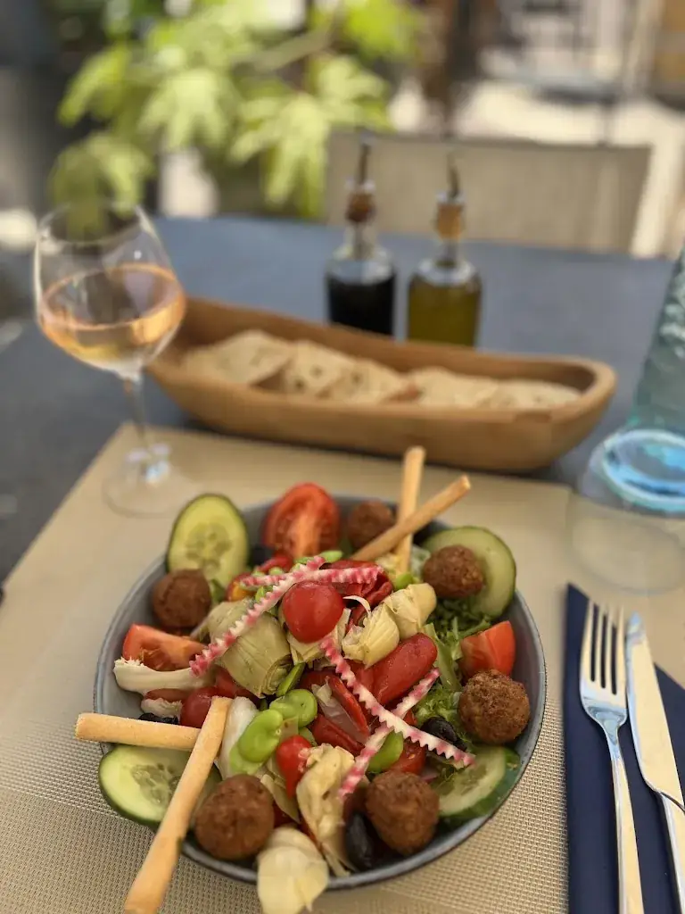 Gio Soares_Évasion: Restaurant - Brasserie - Port Fréjus_Fréjus_review