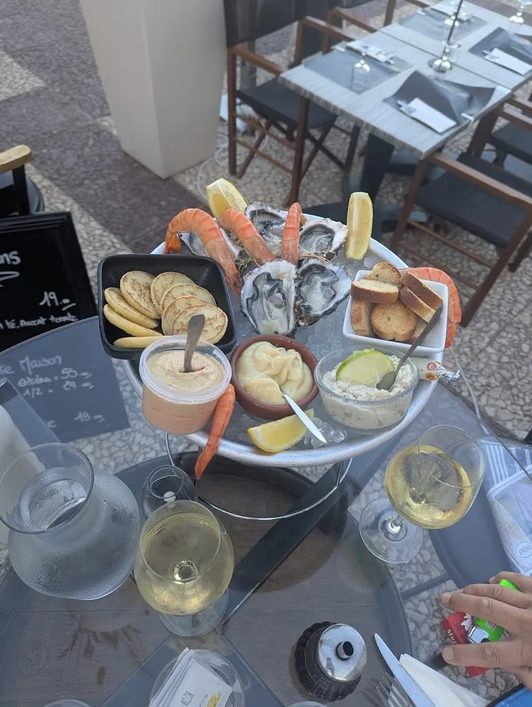 Pierre Arnaud_CALM bar à huitres Port Fréjus_Fréjus_review
