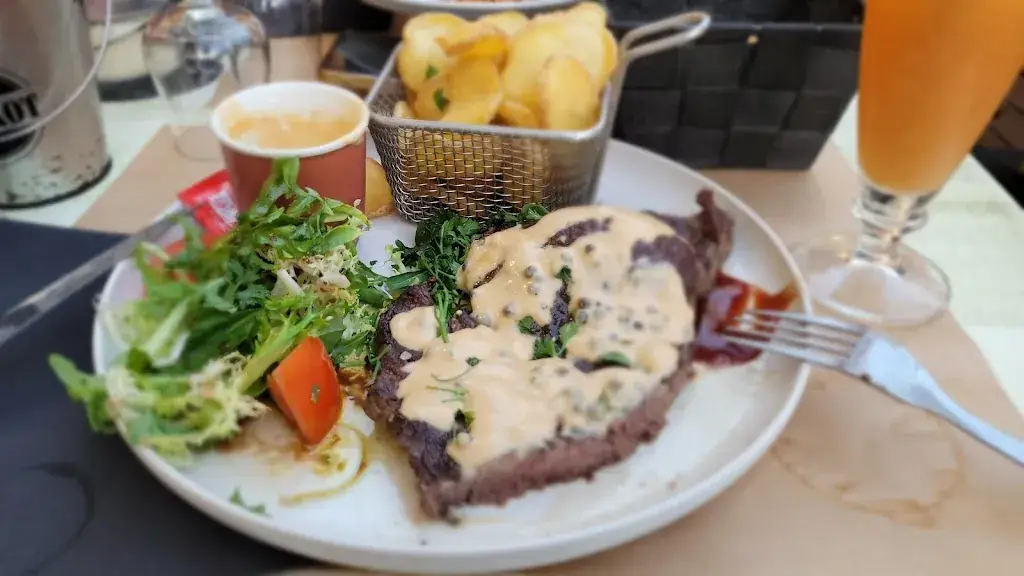 Daniel Miljeteig_L'aile Ou La Pizz'_Fréjus_review