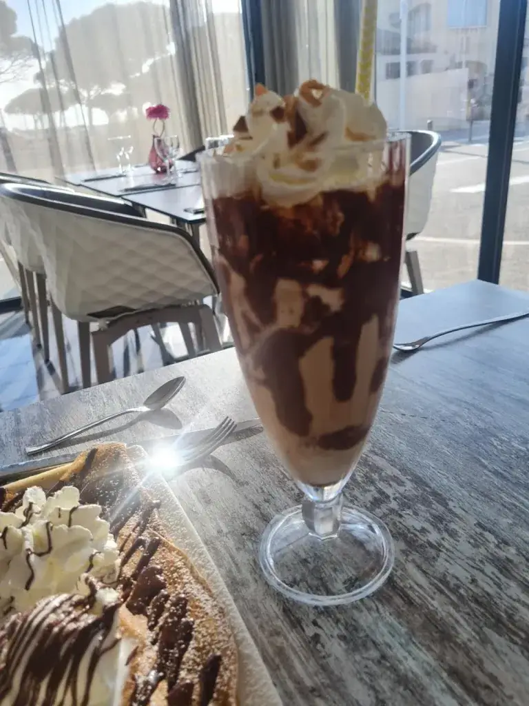 Celine Bonnemaison_Carpe Diem_Fos-sur-Mer_review