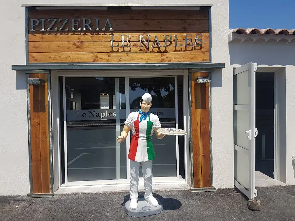 Pizzeria Le Naples restaurant in Fos-sur-Mer