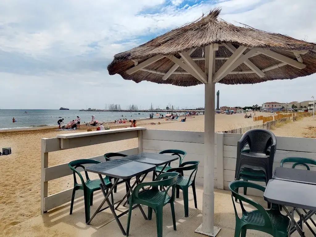 Karen Lvi_La paillotte_Fos-sur-Mer_review