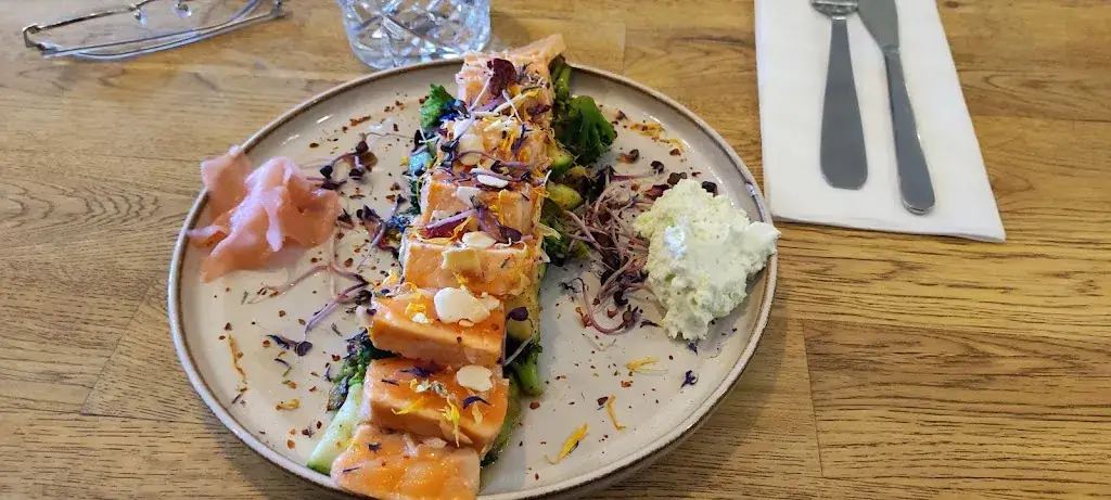 Le Catamaran_Port-de-Bouc_slider_image_3