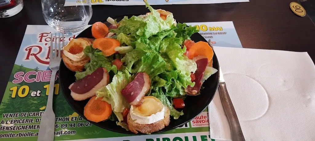 Séverine CHARROIN_Le Café De Chevrier_Pers-Jussy_review