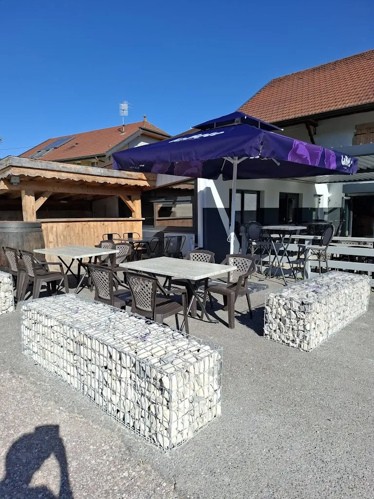 Le Café De Chevrier_Pers-Jussy_slider_image_3