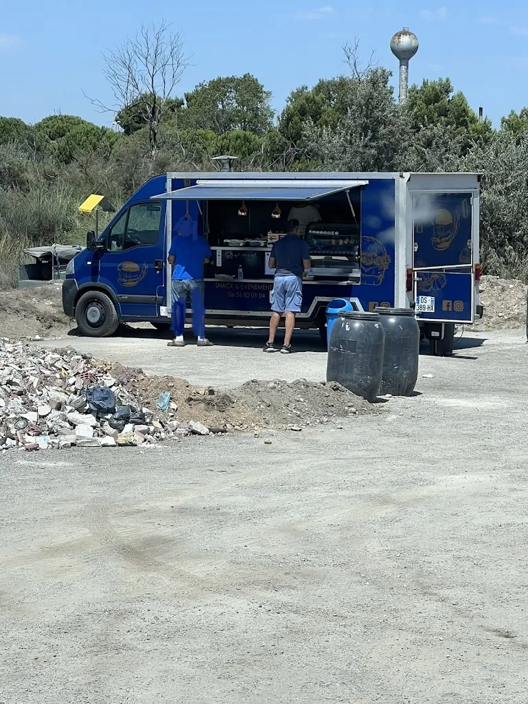 Julien Klet_Le baboun_Fos-sur-Mer_review