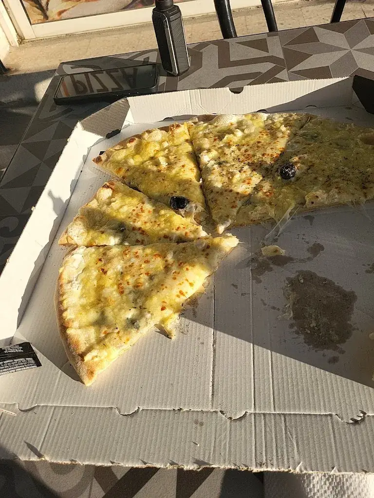 Nathalie Fernandez_Pizzas des carabins_Fos-sur-Mer_Bewertung