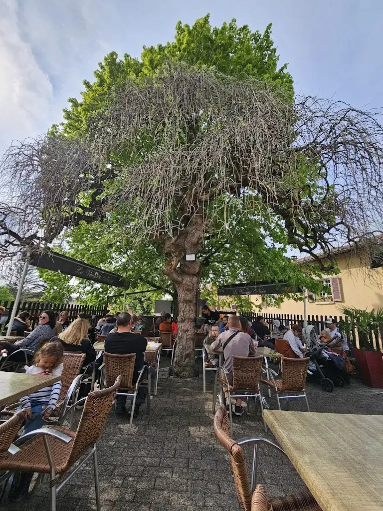 Le Veneur Noir restaurant in Pérouges
