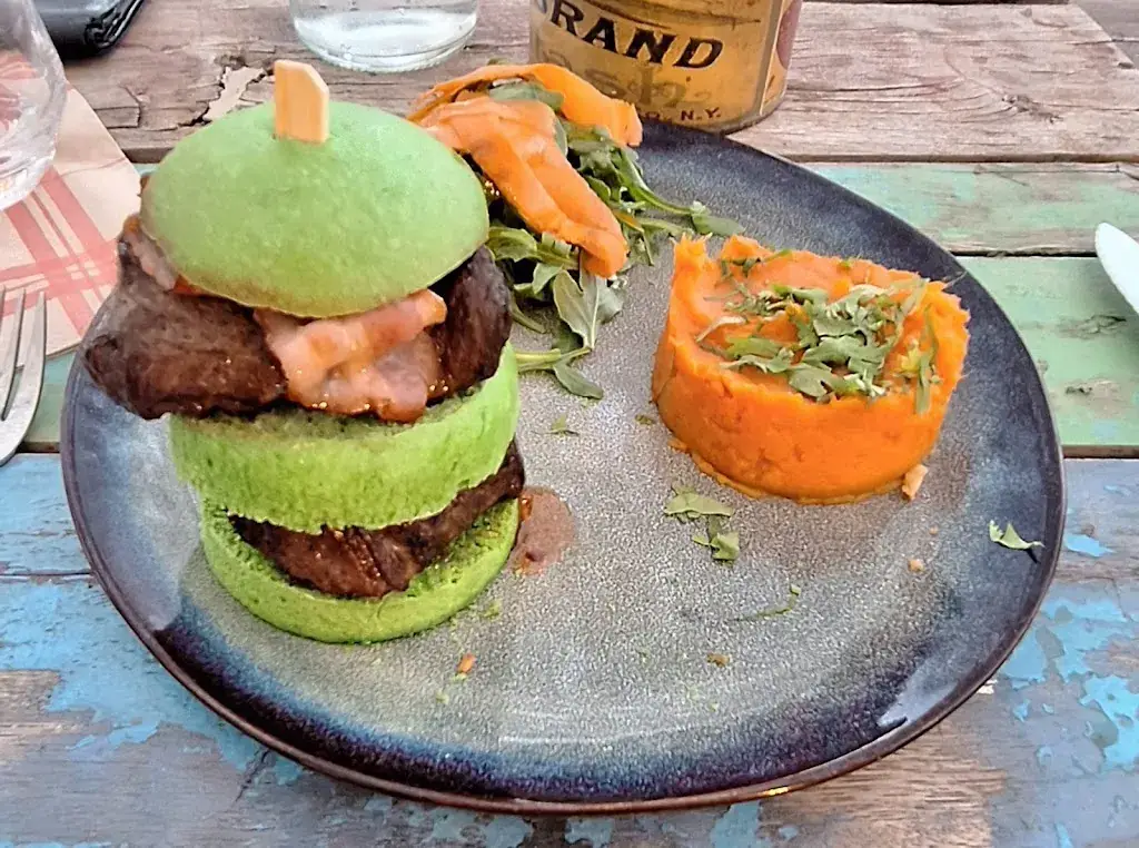 Le Bistrok Gap_Gap_slider_image_3