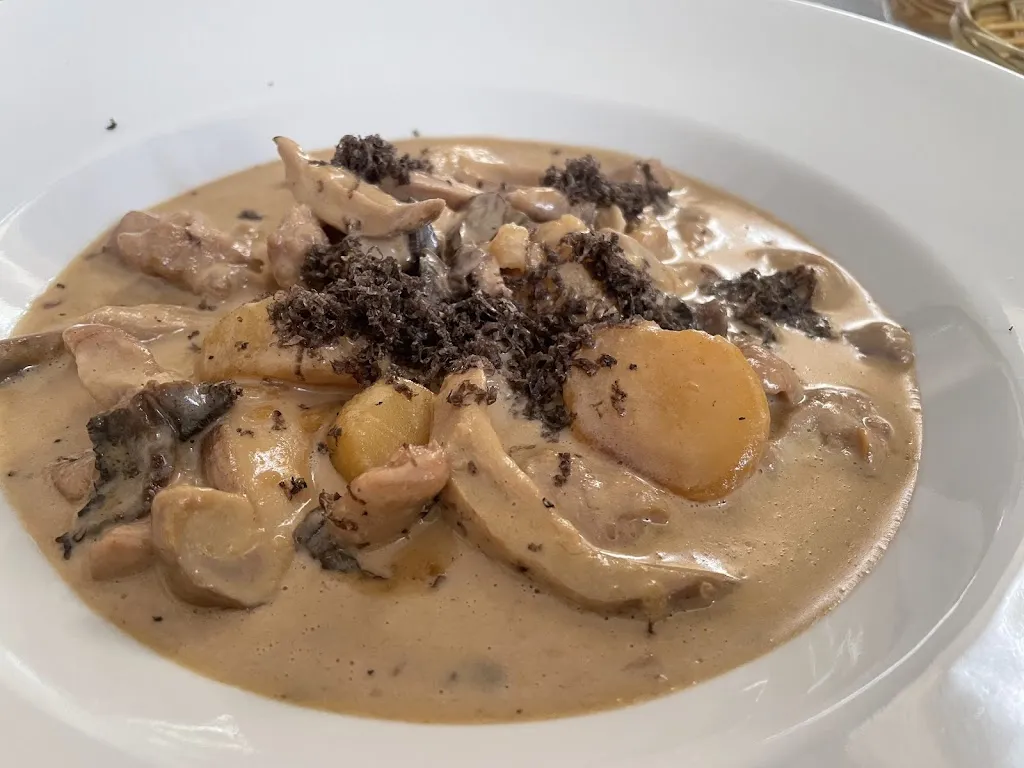 เฉลา เกาะสูงเนิน_Les Boutons D'or_Gap_review