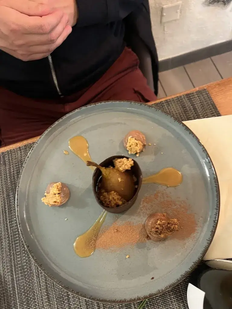 Jessica NGUYEN VAN_Le Perroquet_Gap_review