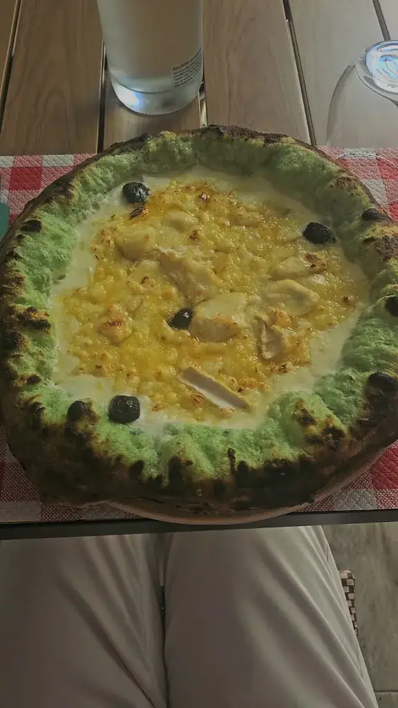 Lucia Bena_La Grignote_Gardanne_review