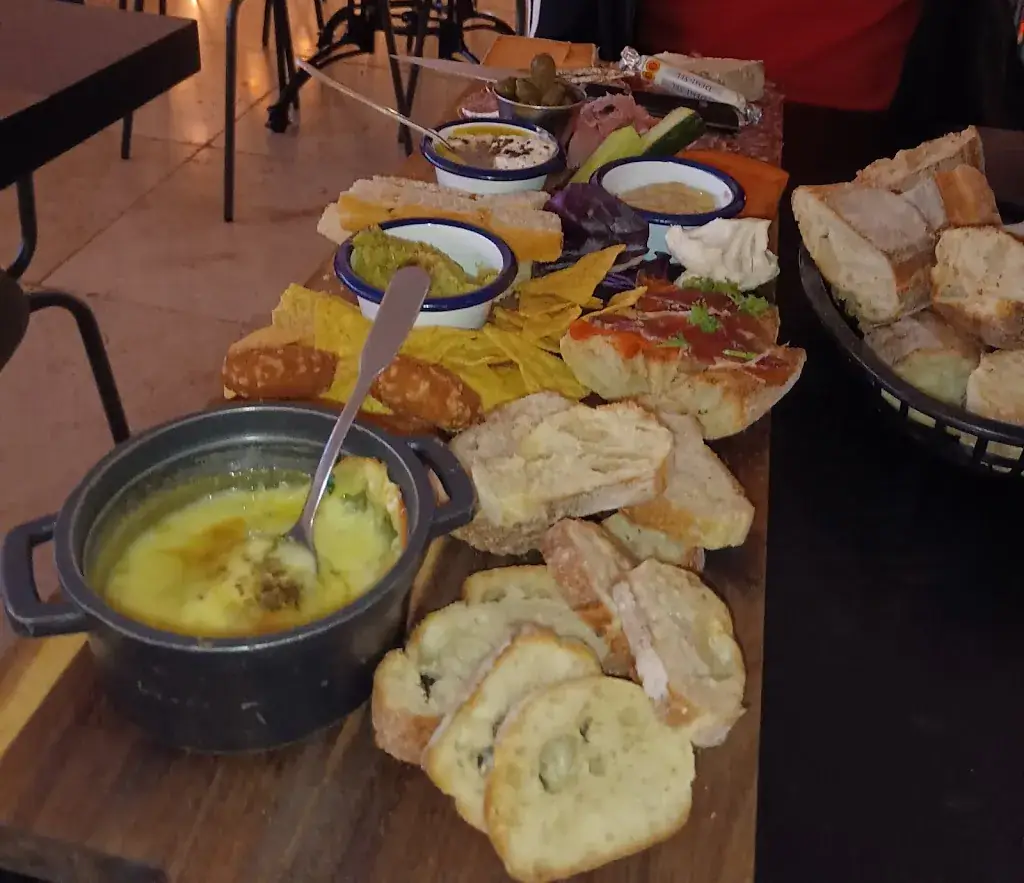 Regine Brochard_Restaurant JEANJEAN_Gardanne_review