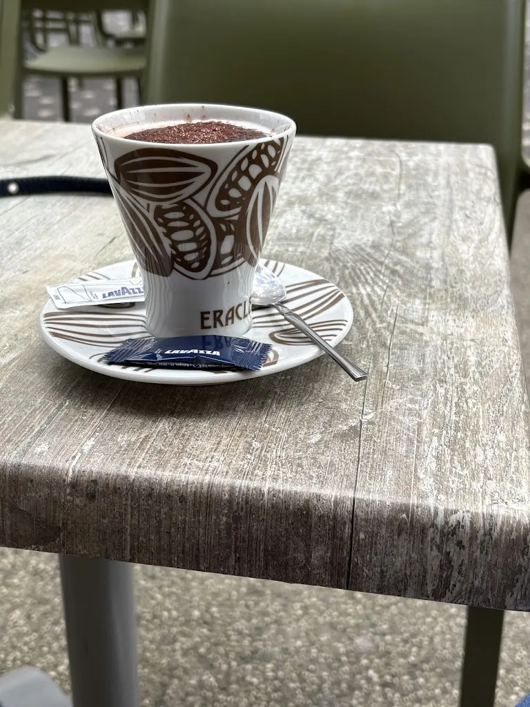 Chloé B_Café La Royale_Gardanne_review