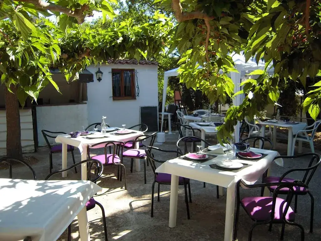 Restaurant Roche Park_Gassin_slider_image_1