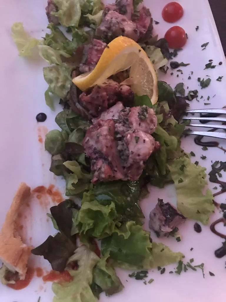 Paulina Jakubowska_Le Bikini_Saint-Tropez_review