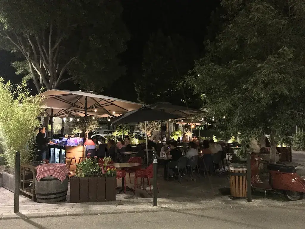 Katharina Wollmann-Khouni_La Petite Cave di San Giovanni_Gémenos_review