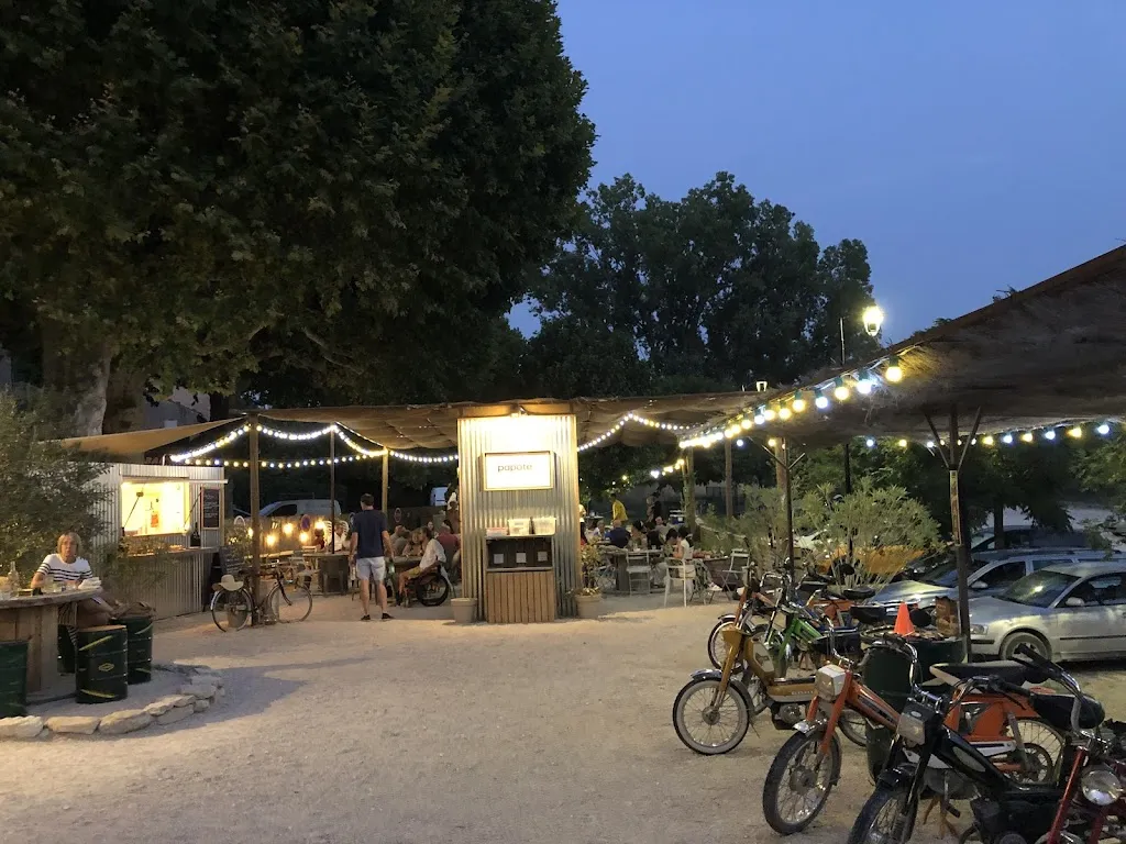 Julie Pirault_PAPOTE - La Guinguette_Goult_review