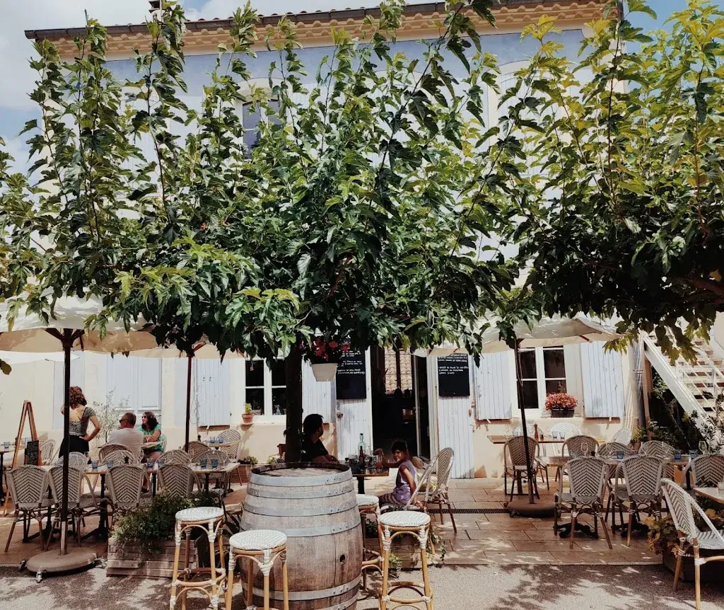 Erendira Arroyo Farias_Bistrot École_Esparron_review