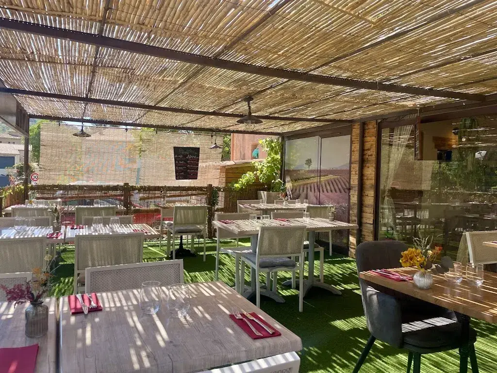 LE CABANON restaurant in Gréoux-les-Bains