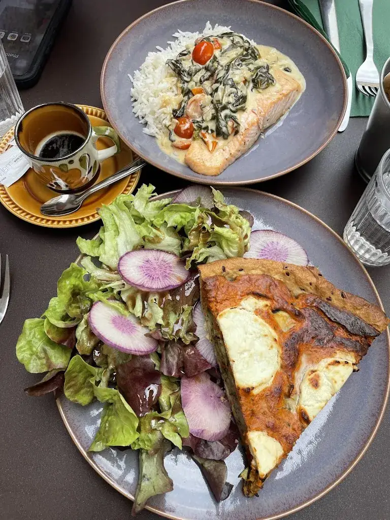 April McDaniel_Chez esmé_Gordes_review