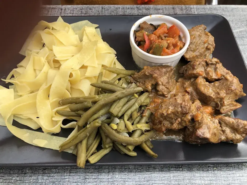 L' Entracte_Saint-Bonnet-le-Château_slider_image_3