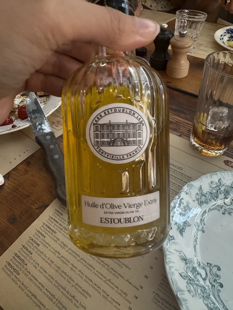 Caroline Yandell_La Bastide de Pierres_Gordes_recensione