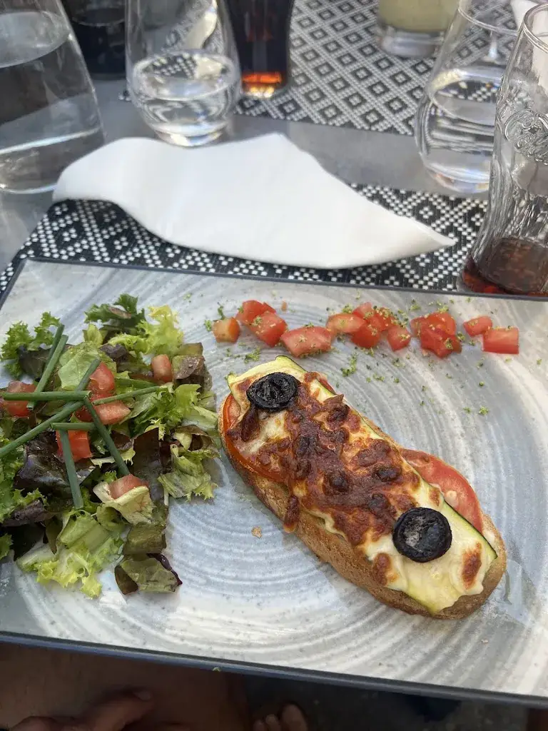 Carlos J T_L'Artégal_Gordes_review