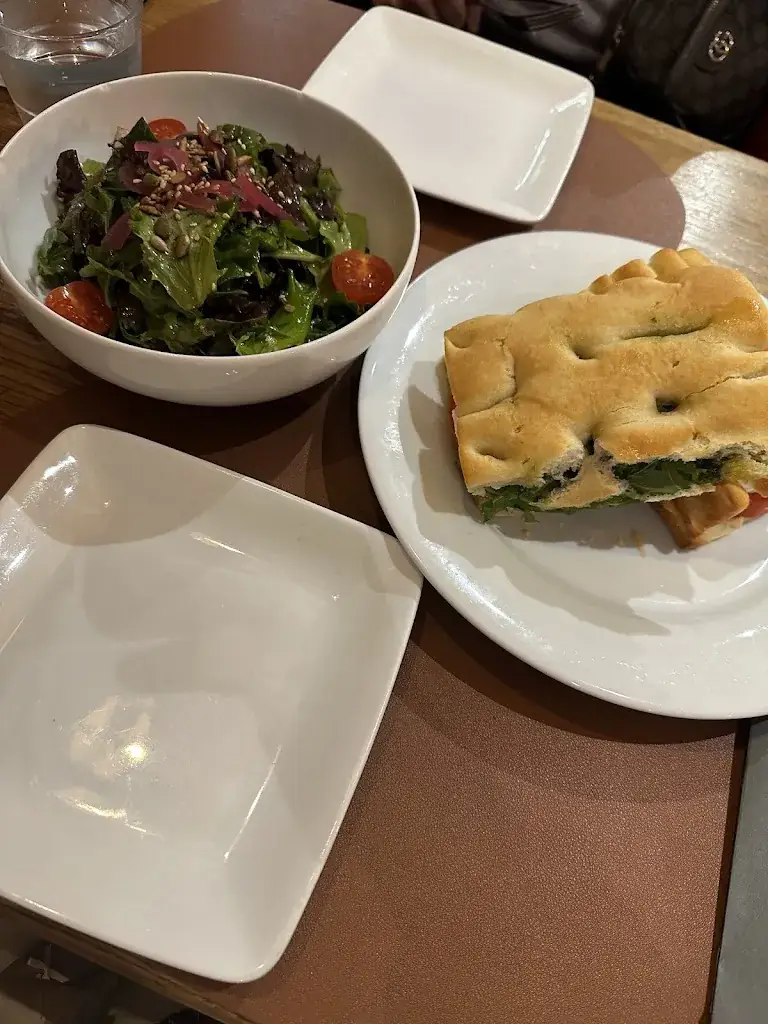 Maggie Guo_Casa Rosario_Gordes_review