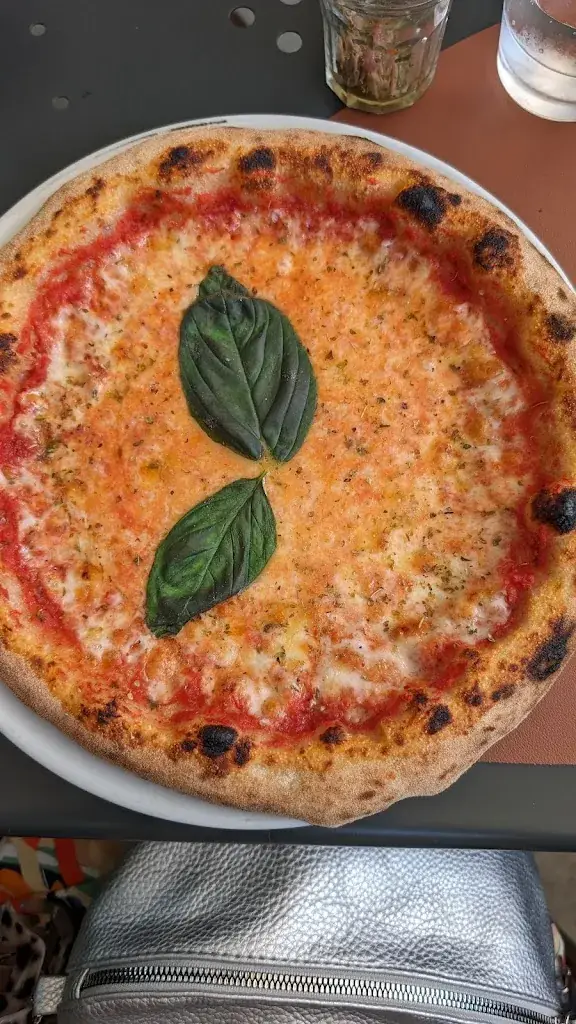 R. Smith_Casa Rosario_Gordes_review