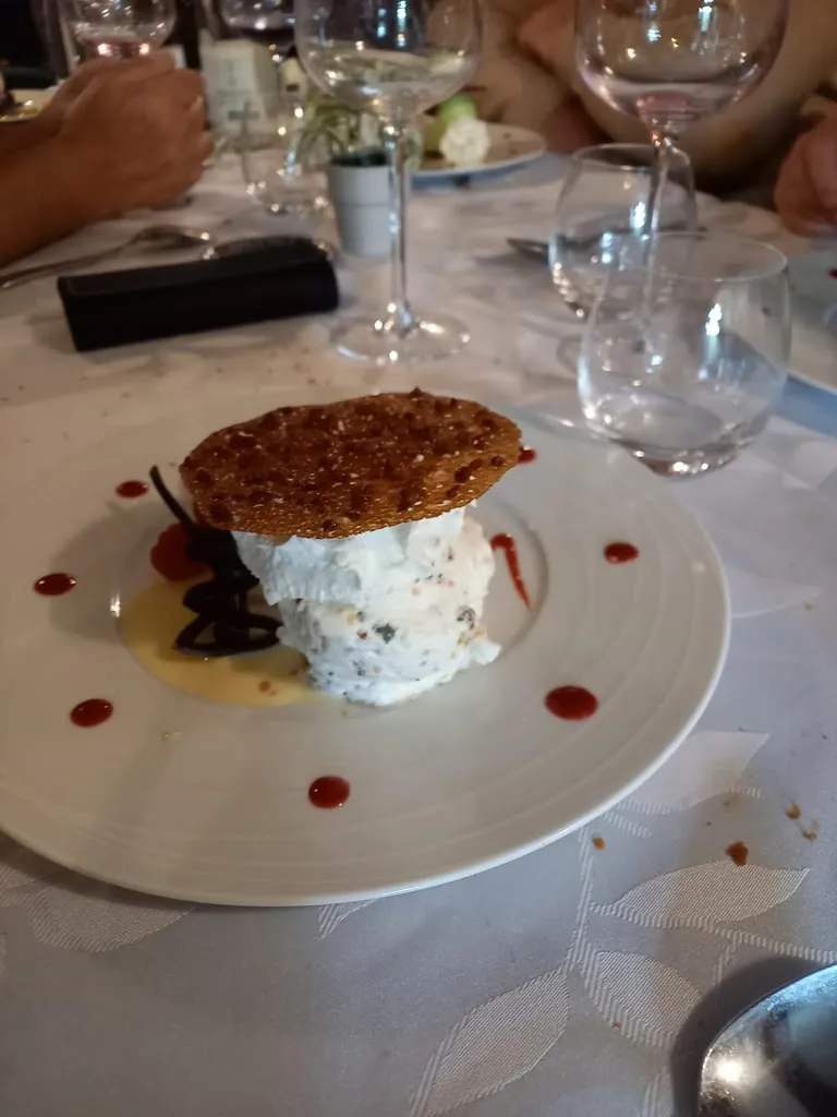 Helene Garnier_Auberge Du Marais_Chapelle-en-Lafaye_review